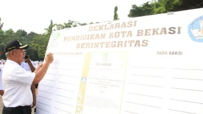 Pemerintah Kota (Pemkot) Bekasi mendeklarasikan pendidikan yang berintegritas. Deklarasi tersebut dibacakan di Alun-alun Kota Bekasi, Rabu (28/8/2019). (ayobekasi.net)