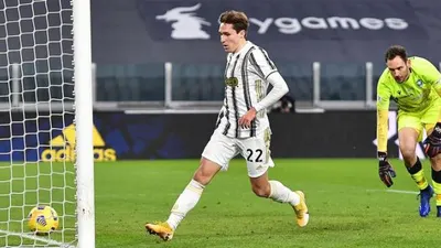 Winger Juventus Federico Chiesa mencetak gol ke gawang SPAL di Copa Italia. Foto: EPA-EFE/ALESSANDRO DI MARCO