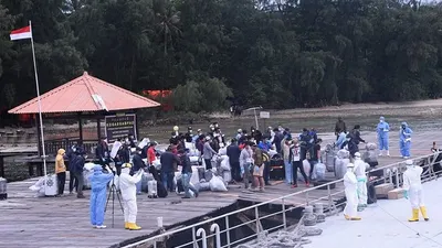 68 WNI eks ABK Diamond Princess mendarat di Pulau Sebaru Kecil, Kepulauan Seribu, Kamis (5/3/2020) (Papen Kogabwilhan I, Kolonel Mar Aris Mudian)
