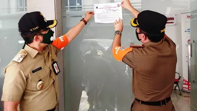 Pemerintah Kota Administrasi Jakarta Barat menginspeksi sejumlah perusahaan di Kebon Jeruk / dok