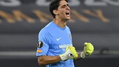 Yassine Bono Bikin Frustasi Penyerang Manchester United