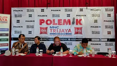 Yayat Supriatna (paling kiri) (Ayojakarta.com/Khoirur Rozi)