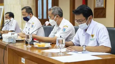 Wakil Wali Kota Jakarta Utara Ali Maulana Hakim saat memimpin rapat monitoring dan evaluasi dana Zakat Infak dan Sedekah (ZIS) di Kantor Wali Kota Jakarta Utara/dok: utara.jakarta.go.id