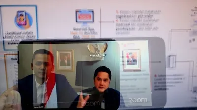 Kementerian Kesehatan menargetkan usia 18-59 tahun untuk program vaksinasi COVID-19 tahap pertama. Untuk mengintegrasikan sistem informasi satu data vaksinasi COVID-19, Pemerintah menggandeng dua BUMN, Telkom dan Bio Farma sebagai penanggung jawab hingga pendistribusian vaksin sampai ke masyarakat.(dok)