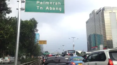 Jalur Tanah Abang-Slipi Kembali Normal