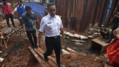 Apresiasi PKK, Anies Berikan Kartu Dasa Wisma