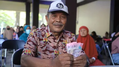 Cek Sekarang! Tanda Pencairan PKH BPNT Tahap 3 Makin Dekat - Pastikan Status Kamu di Cekbansos.go.id