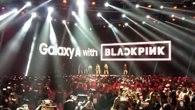 Penampilan Blackpink yang menjadi duta produk Samsung A Series, pada peluncuran Samsung Galaxy A80 dan A70 di Bangkok, Thailand, Rabu (10/4/19). (ANTARA News/Alviansyah P)