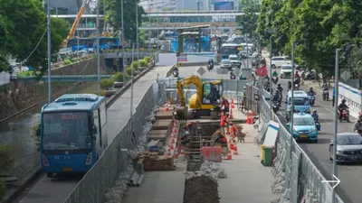 Sebelum MRT, LRT, KRL dan TJ Terkenal, Inilah Daftar Alat Transportasi Umum di Jakarta yang Pernah Viral Namun Punah!