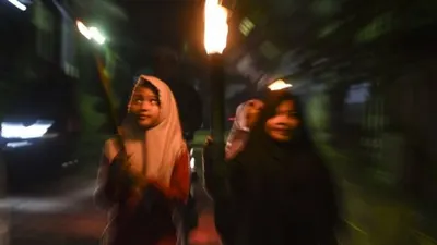 Penjabat Wali Kota Bekasi Ruddy Gandakusuma saat meninjau kesiapan panitia PPDB Online di SD Margahayu 5, Bekasi Timur, Selasa (26/6/2018). (dok. Humas Pemkot Bekasi)