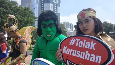 Komunitas Pecinta Superhero Gelar Aksi Damai untuk Sidang MK