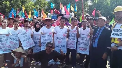 Ilustrasi--Para buruh dalam peringatan Hari Buruh Internasional 2018 di Jakarta (Ananda MF/Ayomedia)