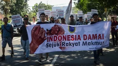 Massa yang tergabung dalam Forum Pasundan Bergerak (FPB) melakukan aksi tolak