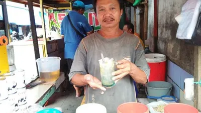 Kuliner Bogor: Es Pala Pak Ujang, Minuman Legenda Sejak 1949