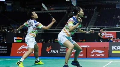 Pasangan ganda campuran Indonesia Hafiz Faizal/Gloria Emanuelle Widjaja melaju ke perempat final usai mengalahkan rekan satu timnya Rinov Rivaldy/Pitha Haningtyas Mentari dengan skor 21-7 dan 21-11 dalam turnamen Singapore Open 2019 yang berlangsung di Singapore Indoor Stadium, Singapura, Kamis (11/4/2019) (Tim Humas PBSI)