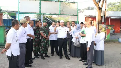 Kunjungan Pemerintah Kota Bekasi ke SDN Bojong Rawalumbu di Jalan Asrama Yonif 202 Tajimalela dalam rangka merger sekolah, Rabu (19/6/2019). (Dok. Humas Setda Kota Bekasi).