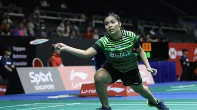 Pemain bulu tangkis tunggal putri Indonesia Gregoria Mariska Tunjung ditaklukkan oleh pebulutangkis Denmark Mia Blichfeldt dengan skor 16-21 dan 20-22 dalam turnamen Singapore Open 2019 di Singapore Indoor Stadium, Singapura, Rabu (10/4/2019) (Tim Humas PBSI)