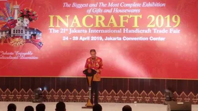 Wakil Ketua Asosiasi Eksportir dan Produsen Handicraft Indonesia (Asephi) Gusmardi Bustami saat pembukaan Inacraft 2019 di Jakarta Convention Center, Rabu (24/4/2019). ANTARA (Agus Salim)