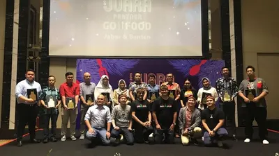 Pemberian penghargaan bagi mitra Go-food terbaik di Jawa Barat. (ayobandung.com/Nur Khansa)