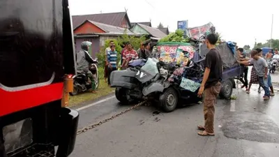 Kakorlantas: Pengemudi Bus Pengang HP Saat Kecelakaan