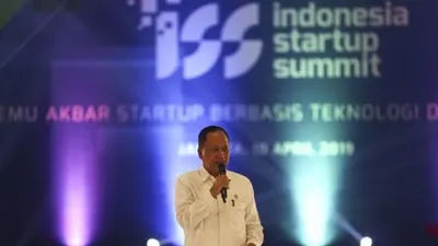 Menristekdikti Mohamad Nasir berpidato saat meresmikan pembukaan Indonesia Startup Summit 2019 di JIExpo Kemayoran, Jakarta, Rabu (10/4/2019). Acara tersebut dihadiri 5.000 penggiat startup di Indonesia. ANTARA FOTO/Nova Wahyudi/wsj.