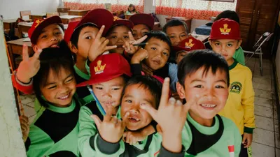 Kabar Gembira! 4 Bansos Ini Masih Cair Agustus 2025: Ada Penebalan BPNT dan PIP Anak SD