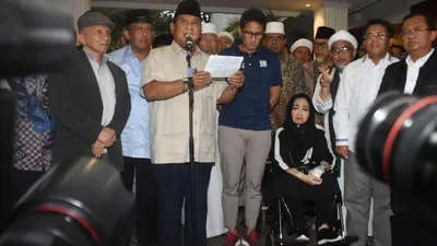 Membaca Ekspresi Tubuh Sandiaga Saat Konpers Kemenangan
