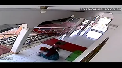 Kejadian penculikan ASA yang terekam kamera CCTV Masjid Al-Amin Bintara Jaya III, Bekasi Barat (youtube)