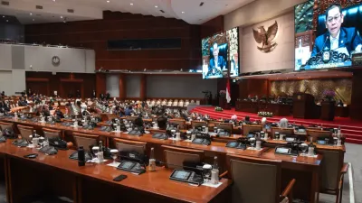 Demo 25 Agustus 2025: Bisakah DPR Dibubarkan? Ini Sejarah Indonesia dan Dampak yang akan Terjadi 