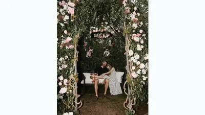 Taylor Swift dan Travis Kelce resmi bertunangan. (Sumber: Instagram @taylorswift | Foto: Instagram @taylorswift)