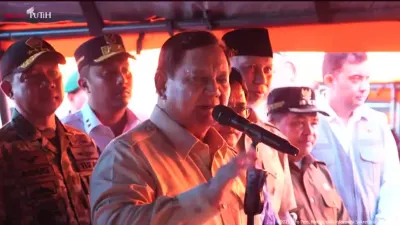 Jadi Sorotan! Bupati Aceh Tenggara Salim Fakhry Gaungkan Prabowo Presiden Seumur Hidup di Depan Korban Bencana Banjir-Longsor 