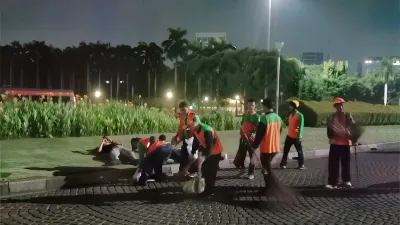 Usai Reuni Akbar 212 di Monas, 600 Petugas Kebersihan Berhasil Mengangkut 26,43 Ton Sampah