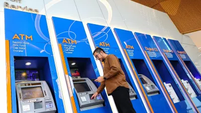 BRI memperingati 130 tahun perjalanan dari Bank Priyayi Purwokerto hingga menjadi pilar ekonomi rakyat dan bank UMKM terbesar di Indonesia.