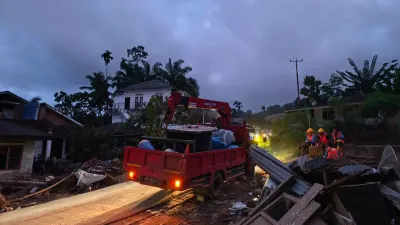 Berkat kerja keras tim di lapangan, listrik wilayah Sumatra Barat pulih 100% setelah Kabupaten Agam sebagai wilayah terdampak terakhir berhasil dinyalakan pada Jumat (5/12) pukul 17:53 WIB. (Sumber: Ist)