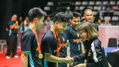 Viral di BrightUp Cup 2025, Jojodan Ginting Dadakan Tantang Penonton Main Badminton