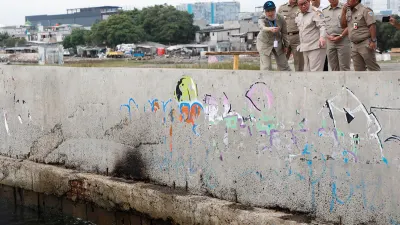 Gubernur DKI Jakarta, Pramono Anung memastikan kesiapan Pemerintah Provinsi (Pemprov) DKI Jakarta dalam menghadapi ancaman banjir rob di pesisir utara Jakarta. (Sumber: beritajakarta.id | Foto: beritajakarta.id)