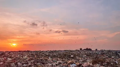 Diduga Kelelahan Mengantre Bisa 8 Jam, Sopir Truk Sampah di Jakarta Selatan Meninggal Dunia