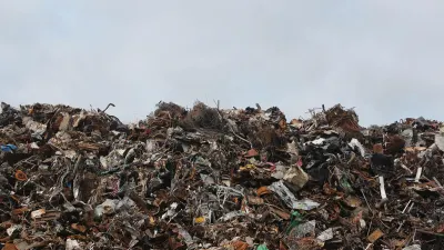 Sopir Truk Sampah Meninggal Dunia Diduga Kelelahan, DLH DKI Benahi Pola Pengangkutan Sampah Antrean TPST Bantargebang