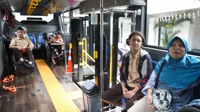 Permudah Siswa-Siswi Disabilitas, Pemprov DKI Jakarta Tambah 13 Arama Bus Sekolah Ramah Disabilitas 