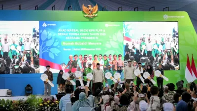 bank bjb Perkuat Akses Hunian Lewat Akad Massal KPR Sejahtera FLPP Bagi Masyarakat Berpenghasilan Rendah