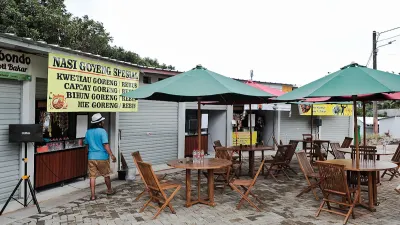Kunjungi Sentra Fauna dan Kuliner Lenteng Agung menawarkan berbagai acara dan dagangan dari pedagang UMKM. (Sumber: Beritajakarta.id | Foto: Beritajakarta.id)