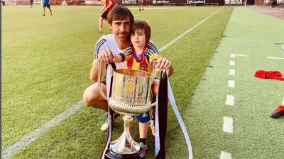Almarhum Fernando Martin, pelatih tim cadangan putri Valencia CF.