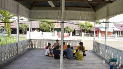 BRI Group Tegaskan Komitmen Kemanusiaan Lewat Trauma Healing Anak di Wilayah Bencana