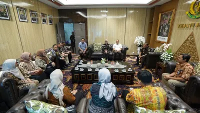 Langkah ini menjadi upaya dari PLN untuk memastikan langkah yang digunakan selama proses pembangunan infrastruktur ketenagalistrikan berjalan sesuai dengan peraturan yang berlaku. (Sumber: Ist)