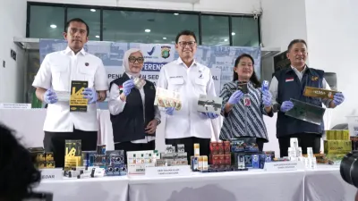 BPOM RI Berhasil Bongkar Farmasi Ilegal di Jakarta Pusat, Barbuk Senilai Rp2,74 Miliar!