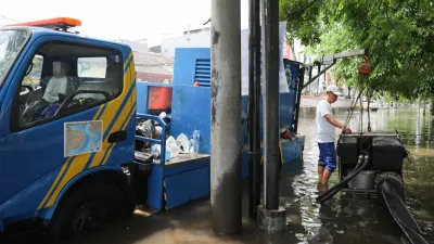 BMKG Imbau Curah Hujan 3 Hari ke Depan akan Tinggi, Pramono Anung Lakukan 6 Upaya Mitigasi Cegah Banjir Rob di Pesisir 