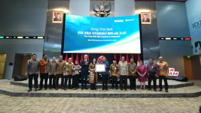 BRI Manajemen Investasi mencatatkan KIK EBA Syariah perdana Rp1,95 triliun di BEI untuk memperkuat pembiayaan infrastruktur dan ekosistem pasar modal syariah.