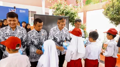 Peringati Hari Guru Nasional, BRI Peduli Hadirkan Bantuan Lengkap untuk Guru di Megamendung