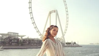 Tasya Farasya Berpose di Depan Ain Dubai (Sumber: Instagram.com/@tasyafarasya)