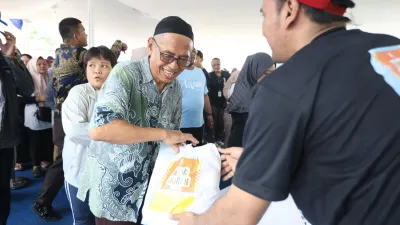 Bank Mandiri Rayakan HUT ke-27 dengan Pasar Murah di Nawasena, Wujud Sinergi Majukan Negeri untuk Masyarakat
